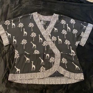 XL Worthington Black & White Giraffe Print Blouse
